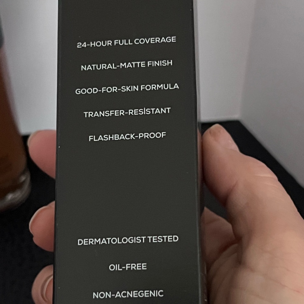 bareMinerals BarePro Performance Wear Liquid Foundation SPF20 Truffle 29 - Picture 3 of 6